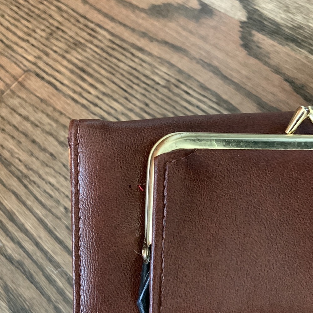 Vintage Aristocrat Leather Trifold Wallet - Picture 7 of 7